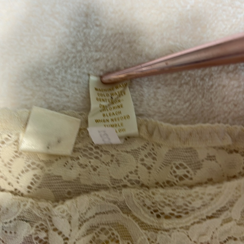 Vintage Victoria’s Secret Gold Label Floral Lace High Cut Panty Size Small - Picture 4 of 8